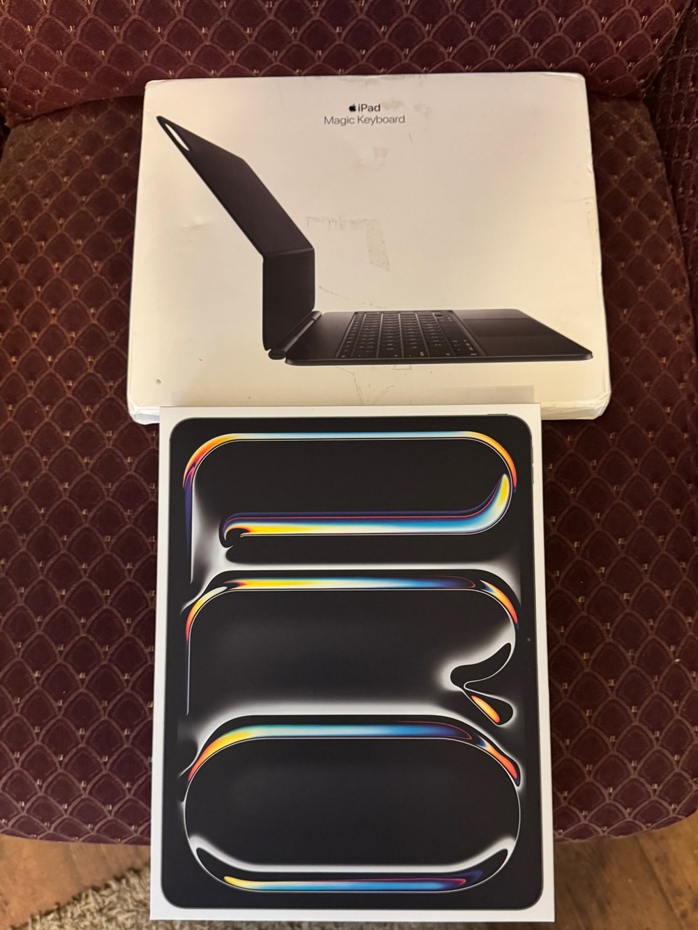 New iPad Pro 13” M5 WiFi + 5G Cell and Apple Magic Keyboard Apple Bundle deal -